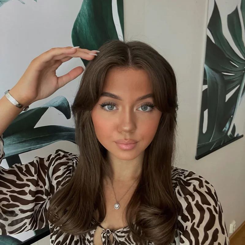Stella J.