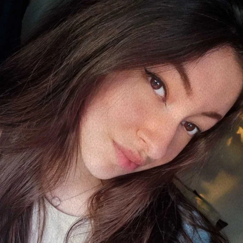 NAYELI Z.
