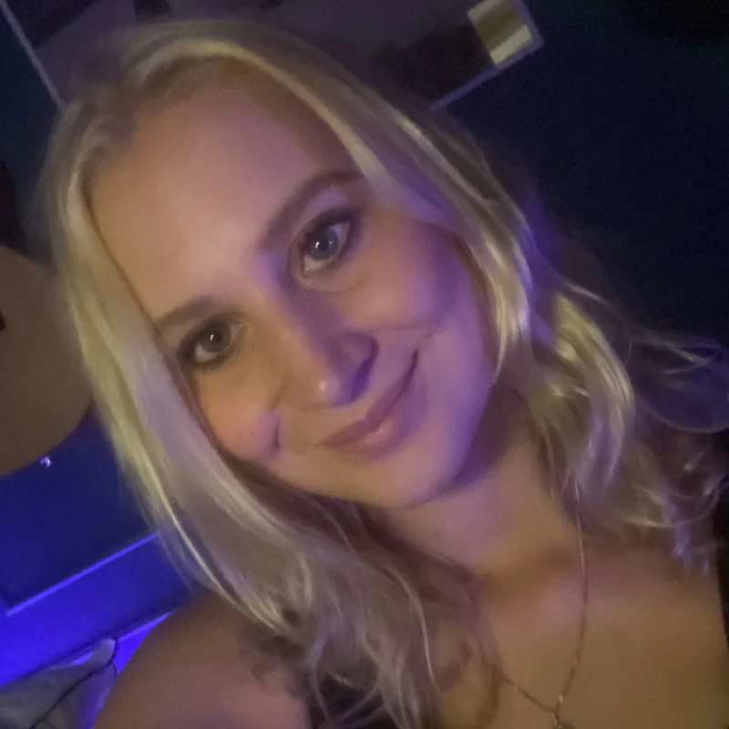 Elina B.