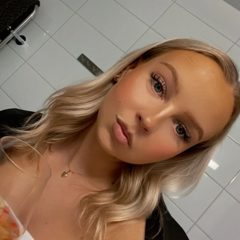 Elin J.