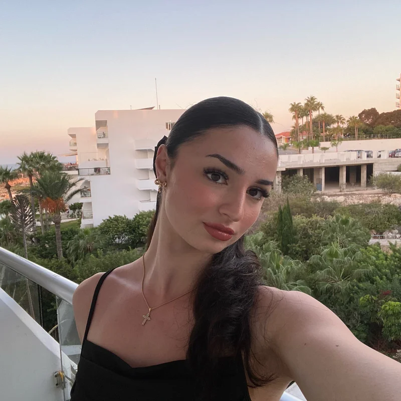 VALENTINA J.