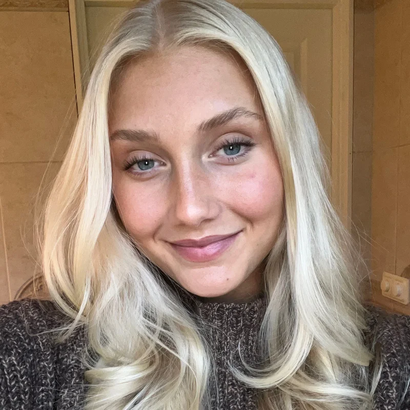 Izabella K.