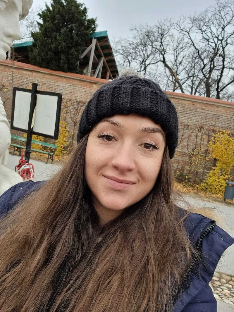 Victoria B.