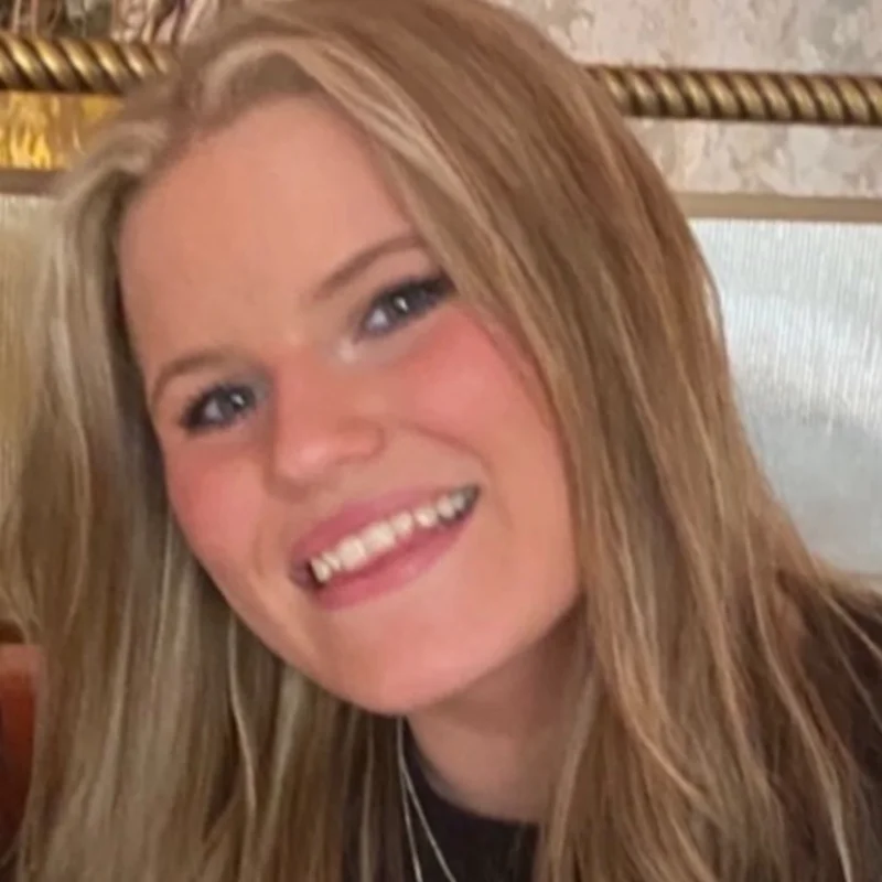 NICOLINE R.