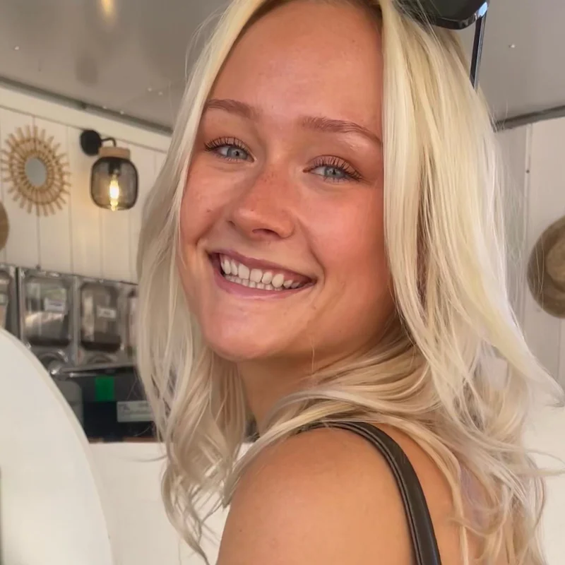 Zoe M.