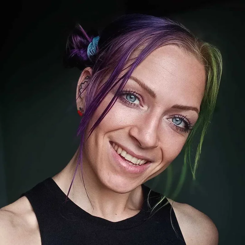 Jenny L.