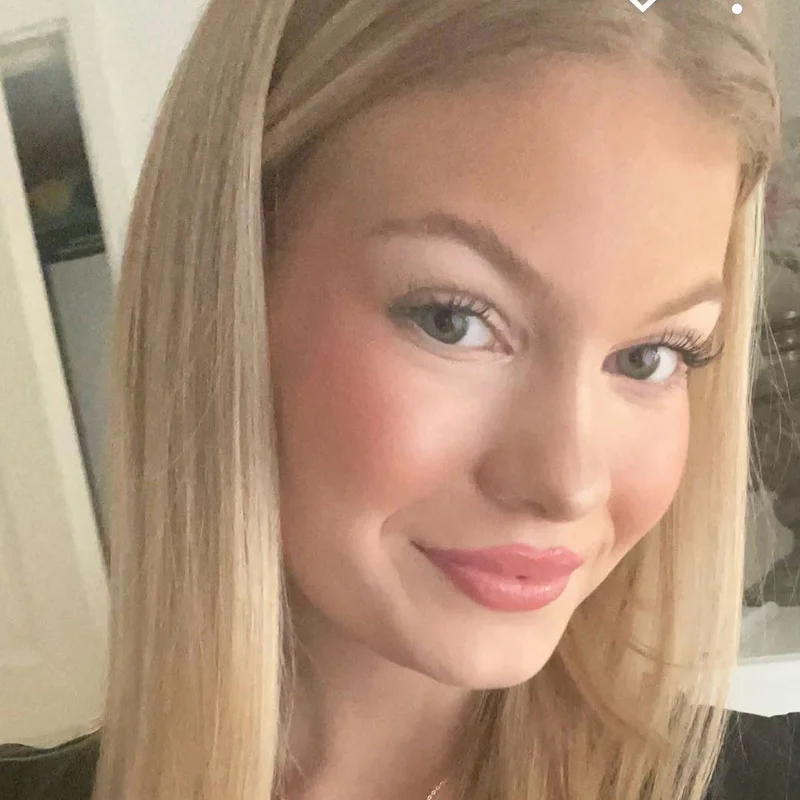 Ella R.